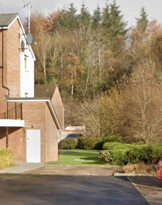Lovely 1 Bedroom Studio Apartment - Merthyr Tydfil Exterior foto